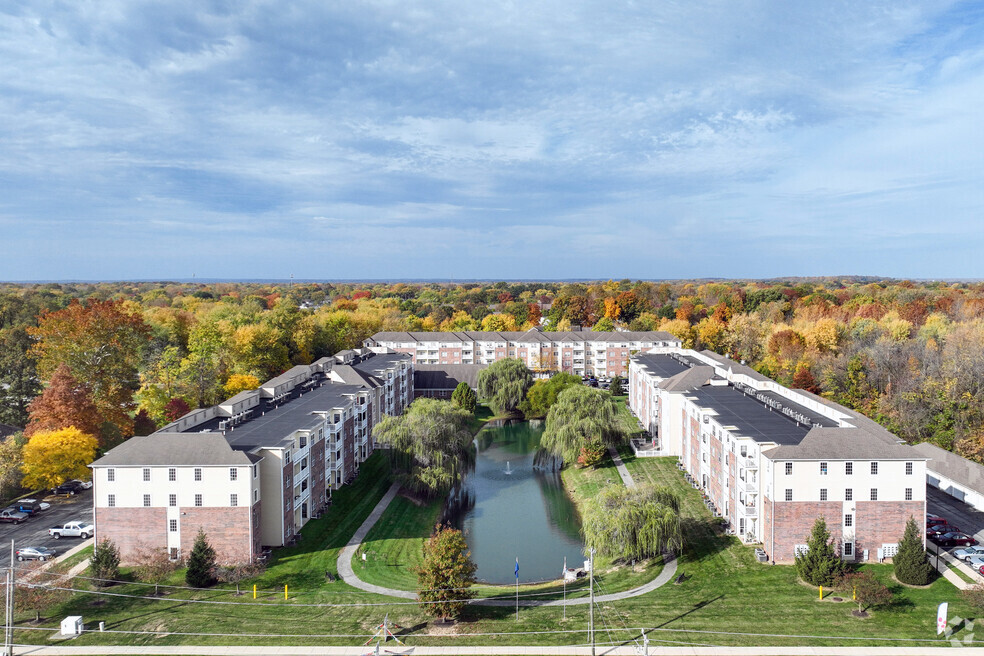 aerial view of brookhaven at county line apartments